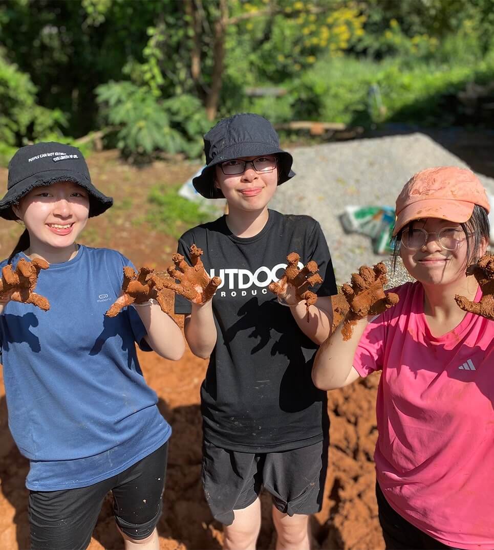 Young-women-with-dirt-on-their-hands